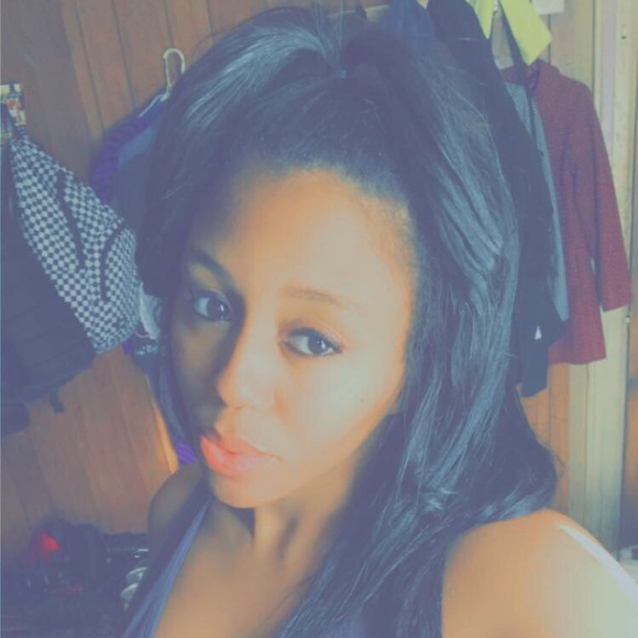 Meet your Posher, Melanie - Picture 1 of 1